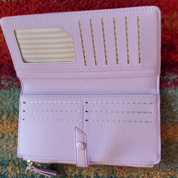 Women's Ophelia Roe Lavender Purple Clutch Wallet Zippered Vegan Leather NWT - Picture 3 of 3